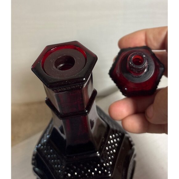 Avon Cape Cod Wine Decanter Bubble Bath Bottle With Box NOS - Picture 4 of 10